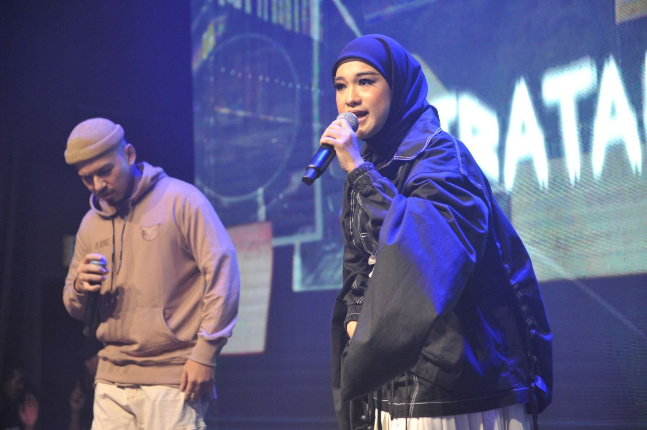 Kmy Kmo dan Ernie Zakri - Gambar Astro