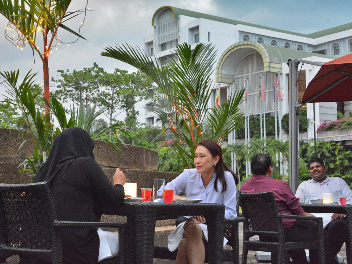 Park & Dine mengikut patuhan SOP yang ketat
