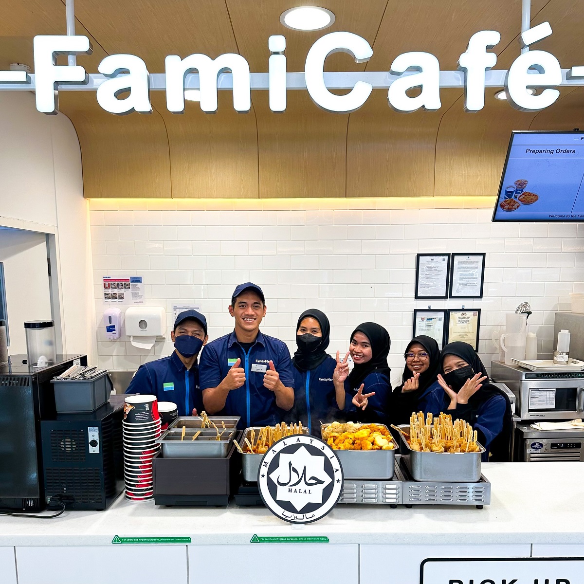 Gambar ihsan FamilyMart Malaysia