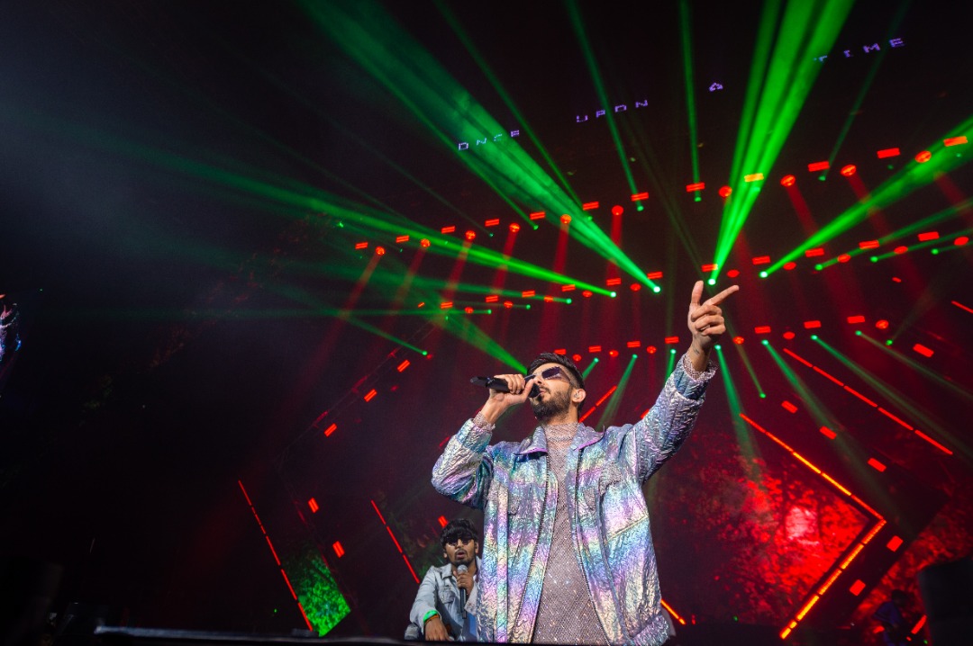 Anirudh ialah komposer muzik India yang memenangi pelbagai anugerah, penyanyi playback, penerbit dan pemain muzik yang paling diiktiraf dalam industri filem Tamil