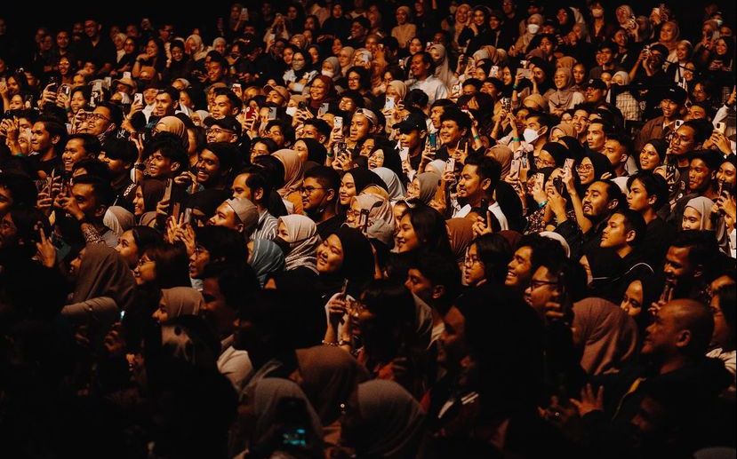 Sebahagian peminat yang menyaksikan konsert Feby Putri di Zepp Kuala Lumpur, Jumaat lalu.