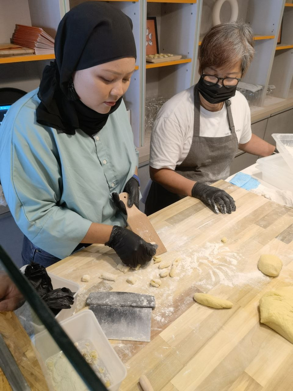 Antara aktiviti yang disediakan ialah sesi mempelajari cara membuat pasta segar dengan Tipo a pasta café.