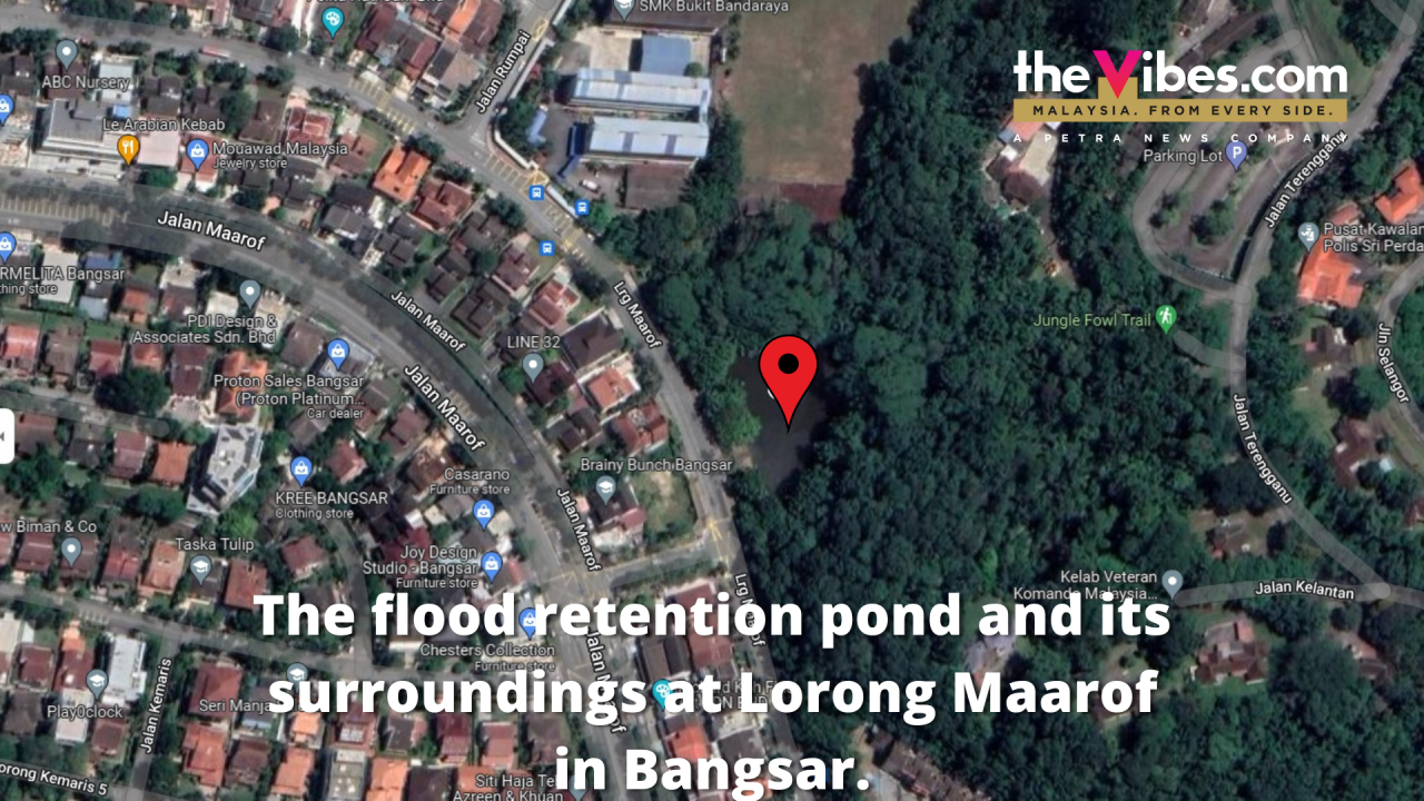 Kolam takungan itu terletak di tengah-tengah laluan antara Lorong Maarof dan kawasan berpokok