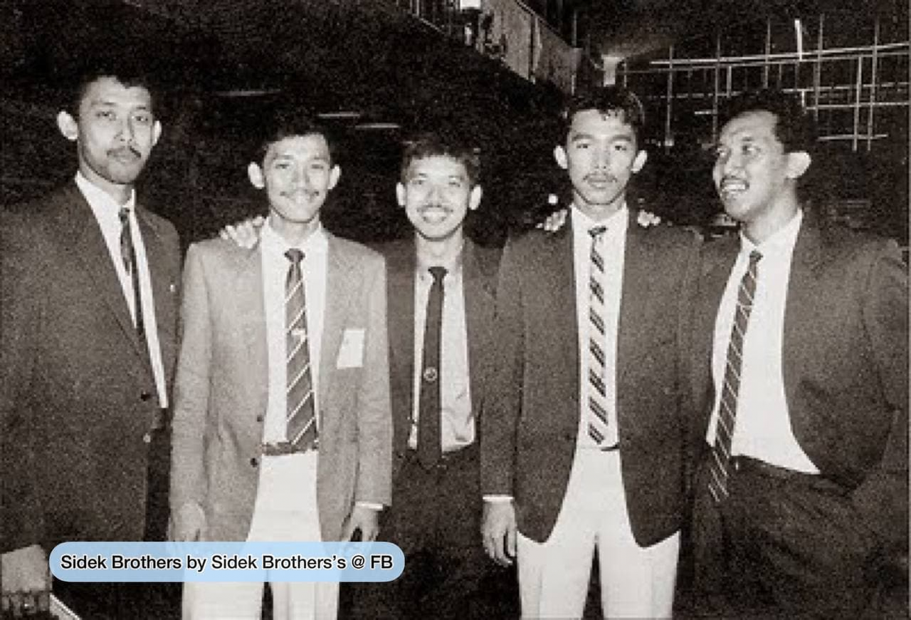 Adik-beradik Sidek.