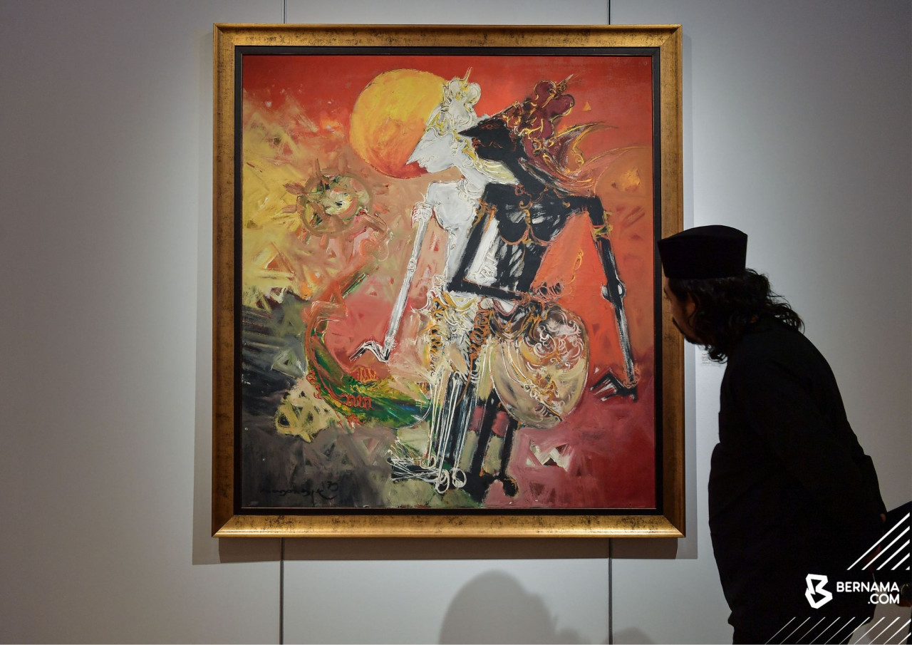 Sebanyak 144 karya seni termasuk instrument wayang kulit dipamerkan secara percuma di Muzium dan Galeri Seni Bank Negara (BNM MAG) sehingga 28 Januari 2024. – gambar BERNAMA