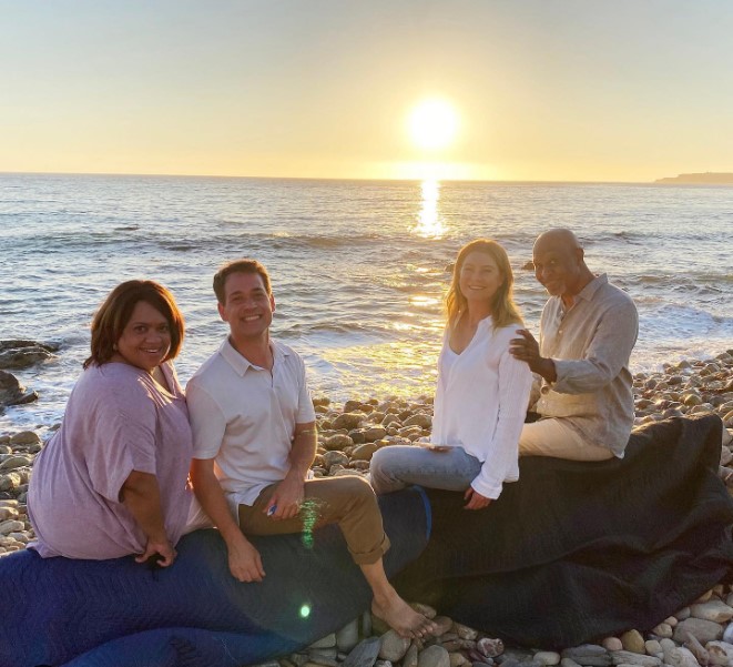 Pelakon asal Greys' Anatomy, dari kiri Chandra Wilson, T.R Knight, Ellen Pompeo dan James Pickens Jr. - Gambar dari Instagram