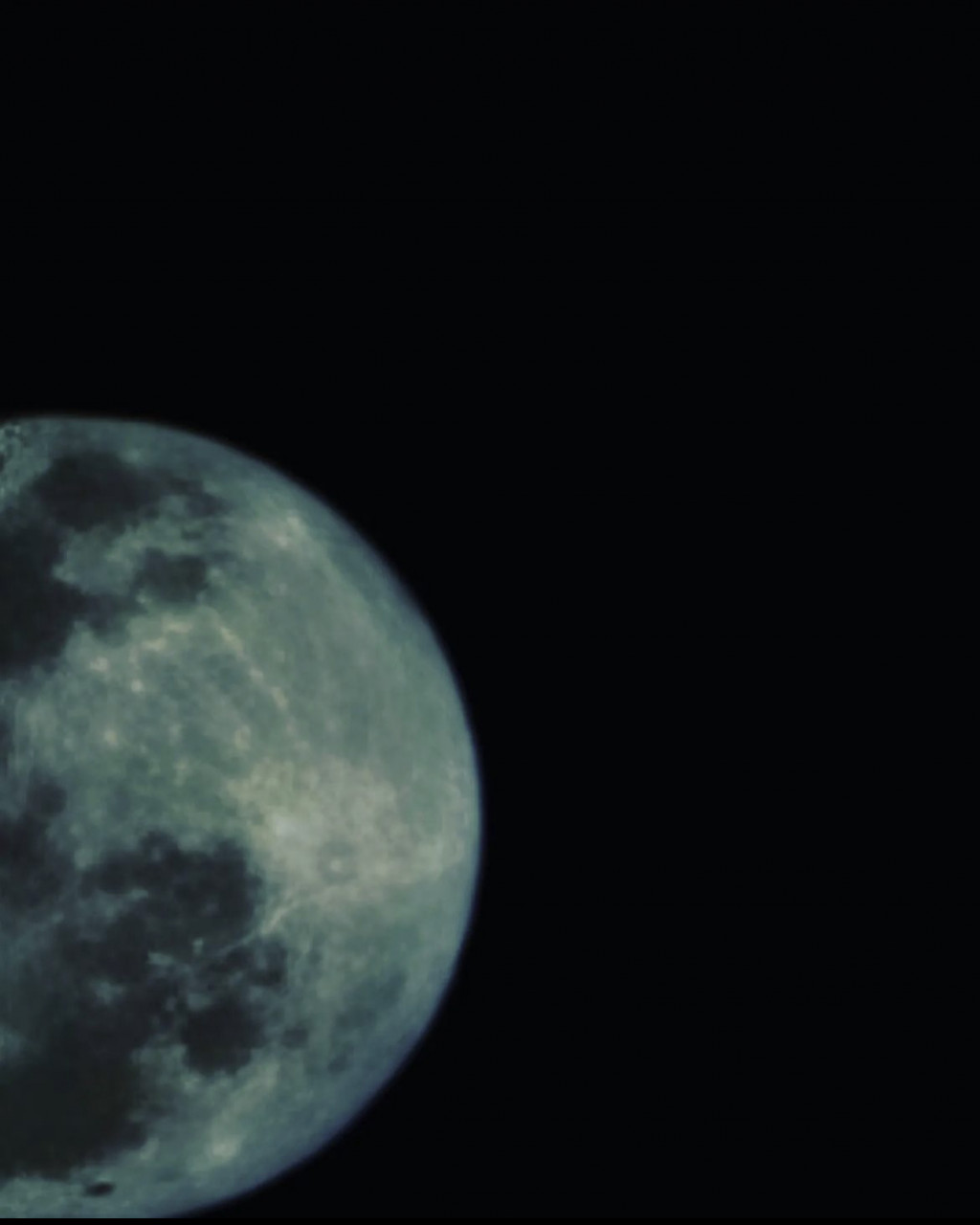 Menguji kehebatan zum Honor Magic5 Pro dengan mengambil gambar bulan - Gambar oleh Izwan Ramlan