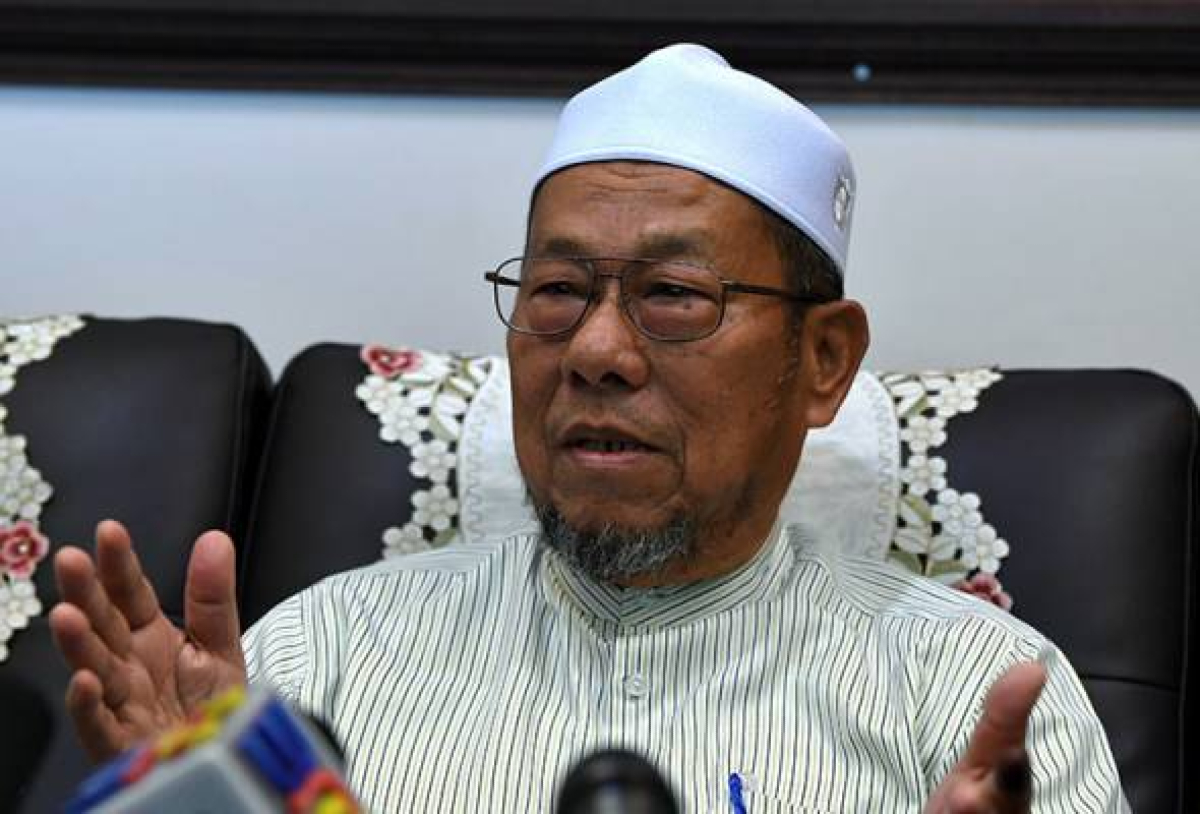 Husain Awang - Gambar fail