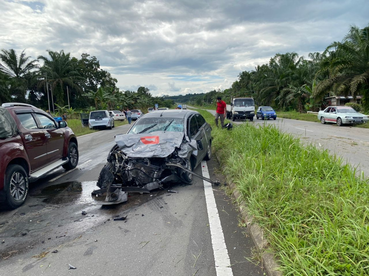 3 kenderaan terlibat dalam kemalangan yang mengorbankan seorang wanita di Kampung Nasip Kita, Jalan Apas, Tawau.