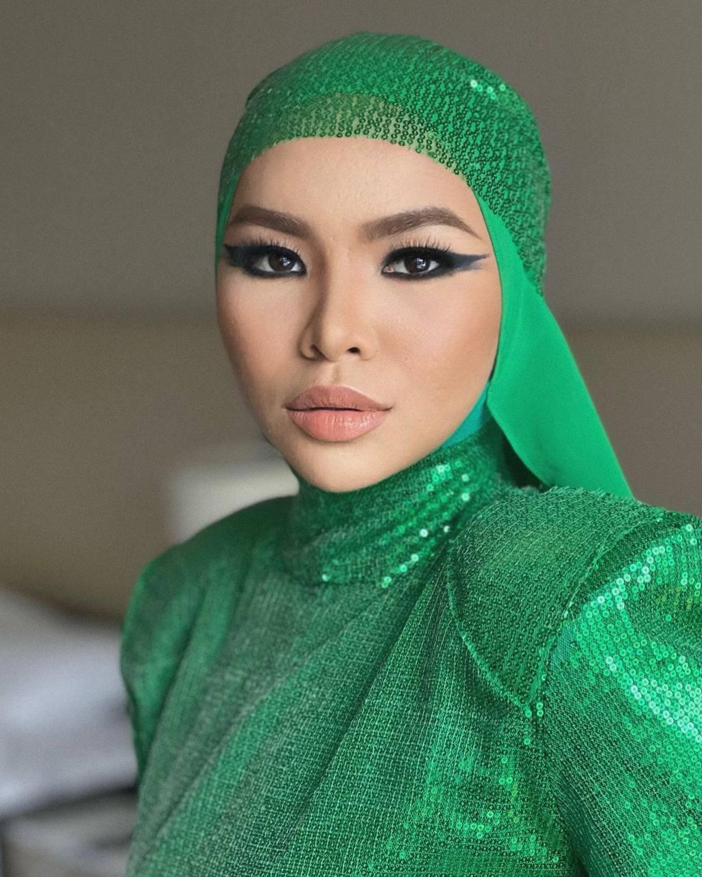 Gambar Instagram @ainaabdul