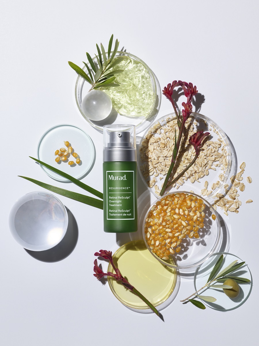 Produk rawatan kulit ini mengandungi ekstrak bunga ‘Kangaroo Paw’ dan daun zaitun selain ditambah dengan ekstrak oat serta alpha glucan yang membantu menambah seramida (lipid yang didapati secara semula jadi di lapisan kulit yang paling atas) untuk meningkatkan kelembapan dan memulihkan lapisan perlindungan kulit. - Gambar dari Murad