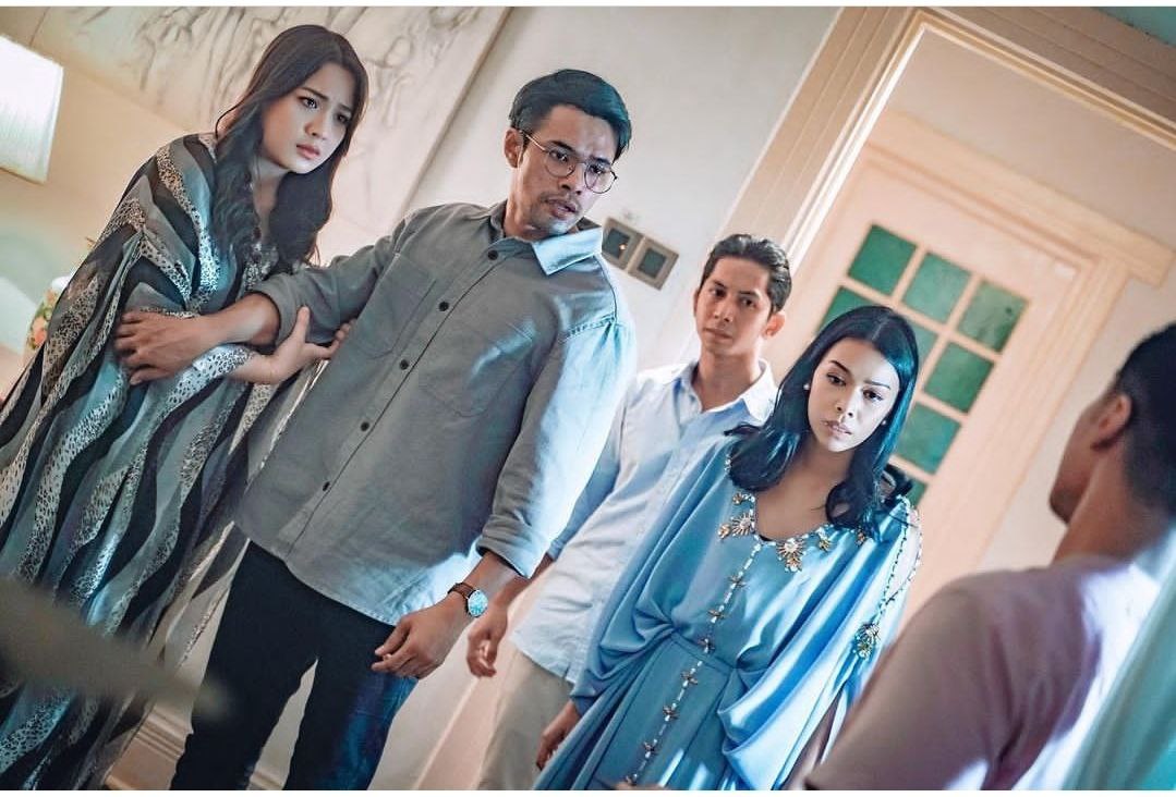 Jemputan Ke Neraka diterbitkan oleh Anne Ngasri menerusi syarikat produksinya, AN Universal.