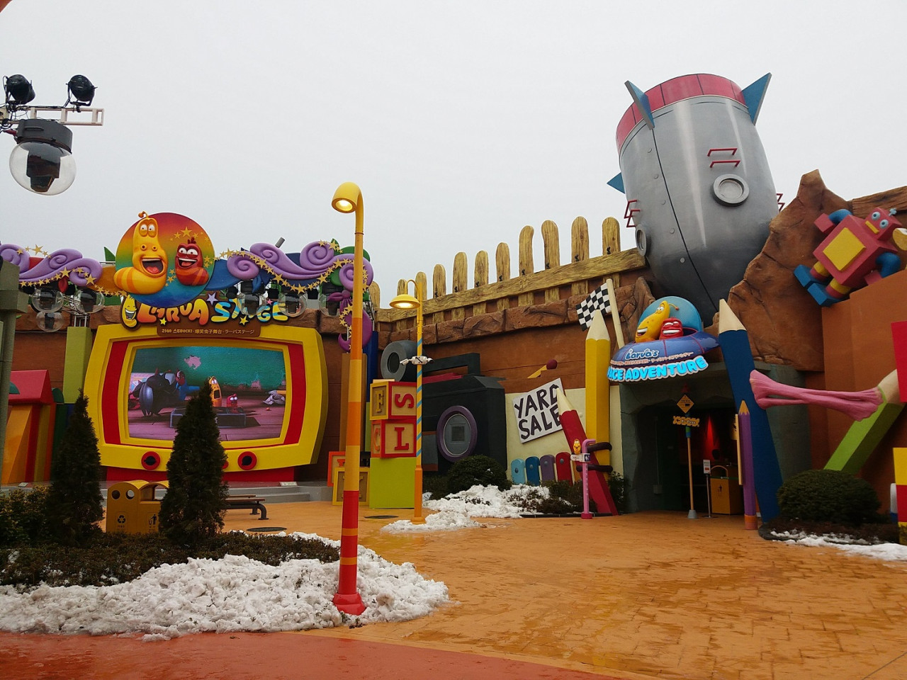 Larva's Adventure Village 