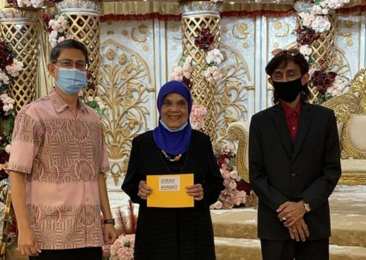 Bersama Jorah Ahmad. Gambar: BeritaMediacorp/ Osman Arrifin