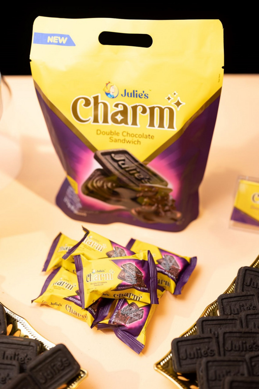 Charm Double Chocolate - Gambar ihsan Julie's