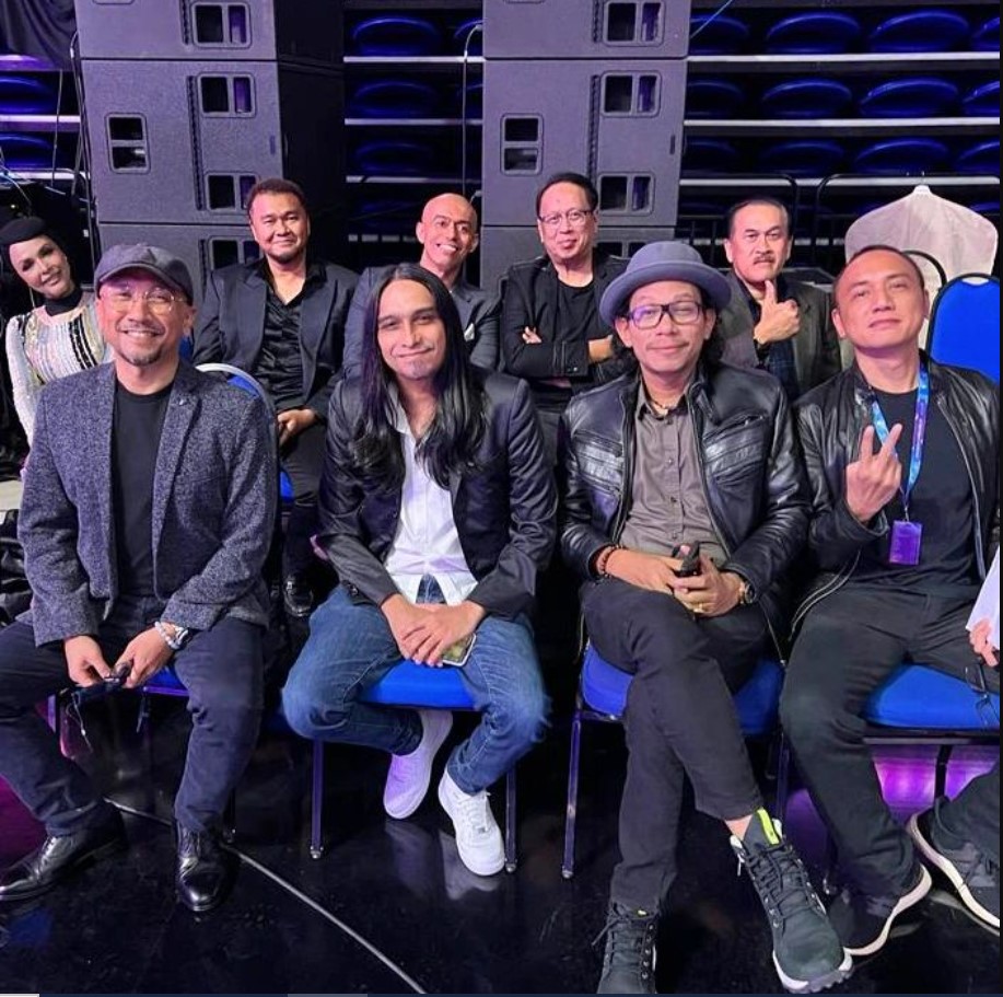 Ad Samad (kiri) bersama barisan Juri AJL 37. - Gambar Instagram Damiel Mikhael
