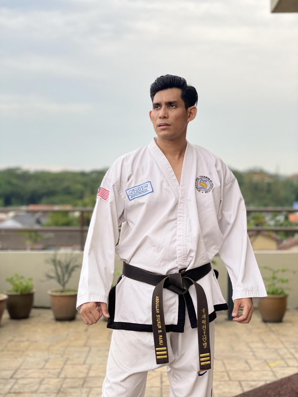 Ken Abdullah yang memiliki 3 Dan Black Belt bakal mengikuti peperiksaan ke peringkat seterusnya sejurus PKP tamat. Gambar: Zulqarnain Abu Hassan