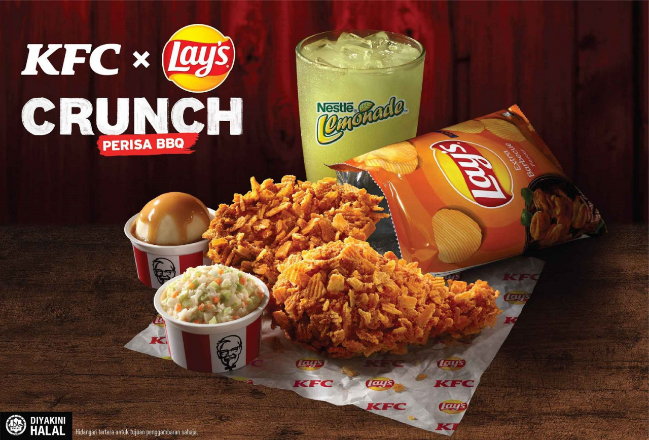 Sempena dengan sambutan Hari Merdeka tahun ini, KFC dan Lays sekali lagi bekerjasama membawakan ciptaan istimewa terbaharu iaitu Ayam Goreng KFC x Lay’s Crunch perisa BBQ - Gambar ihsan KFC Malaysia