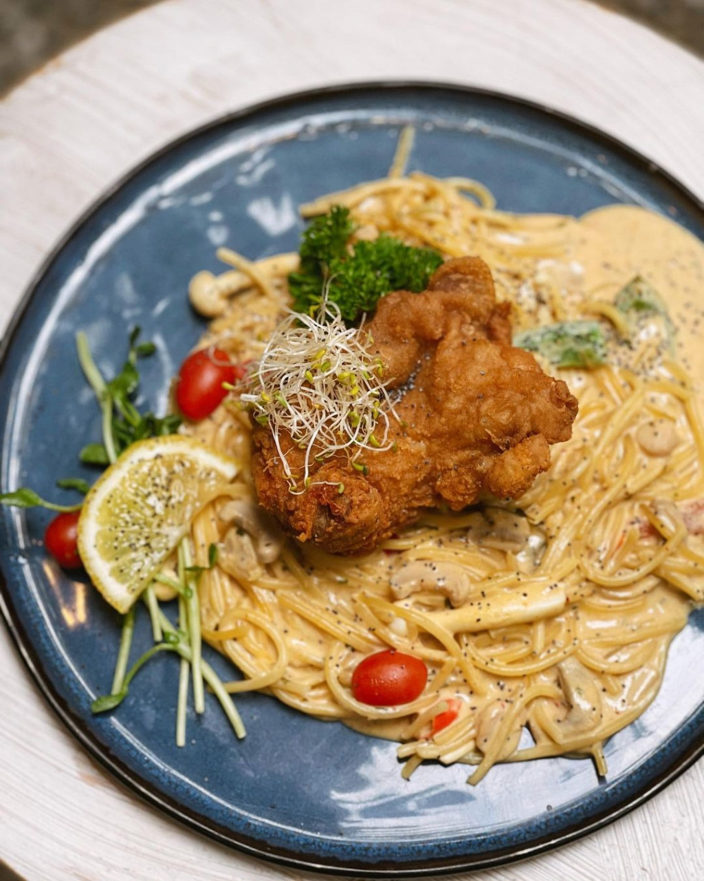 Spaghetti buttermilk lemon creamy sauce with fried chicken