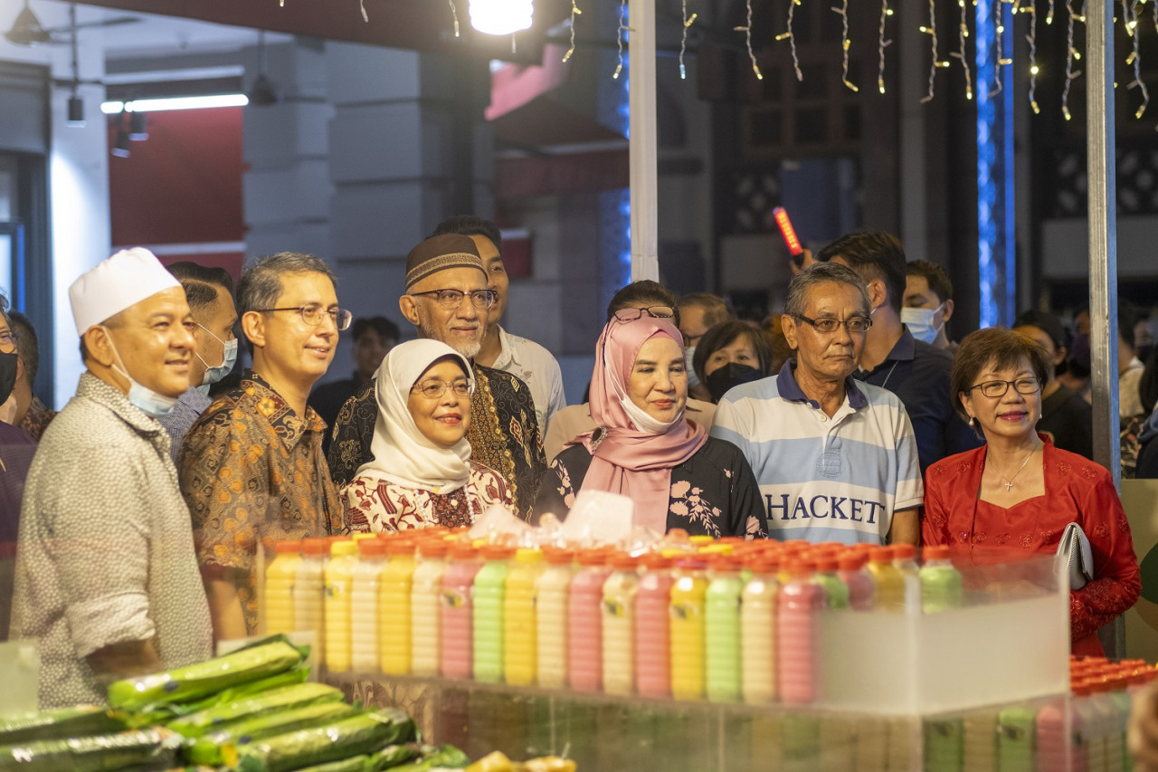 Kutipan amal dari 7 hingga 16 April, 4 petang hingga 8 malam. - Gambar ihsan Multikulti Pte Ltd