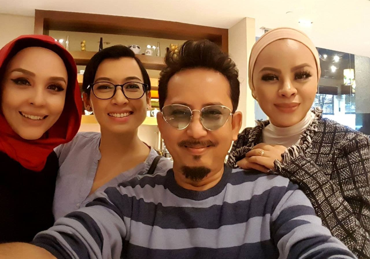 Kenangan penulis ketika terbabit dalam Konsert Soul Sisters sebagai Pengarah Kreatif. Gambar: Roslen Fadzil