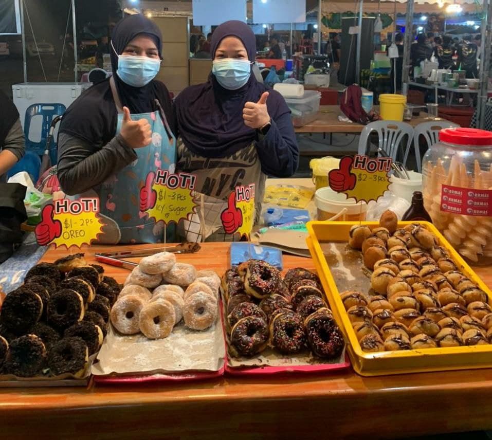 Siti Norhafizah Zulkarnain berkongsi rasa syukur dapat sama-sama memeriahkan gerai perayaan tahun ini