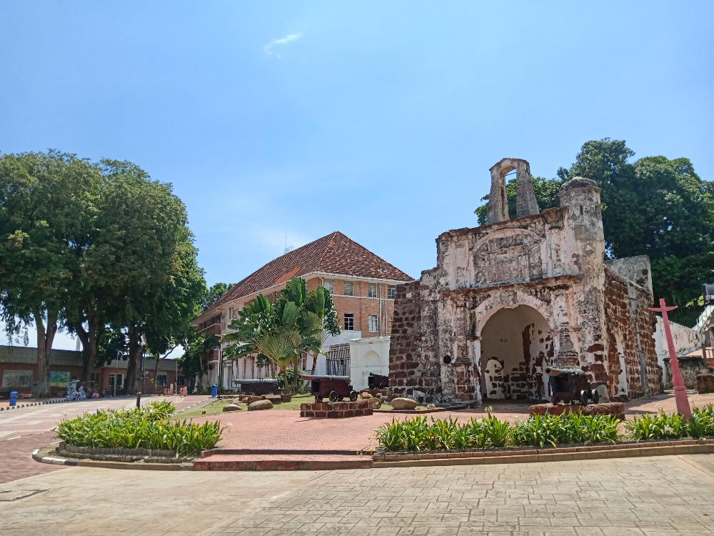 Kota A Famosa lengang, tanpa kelibat pengunjung.
