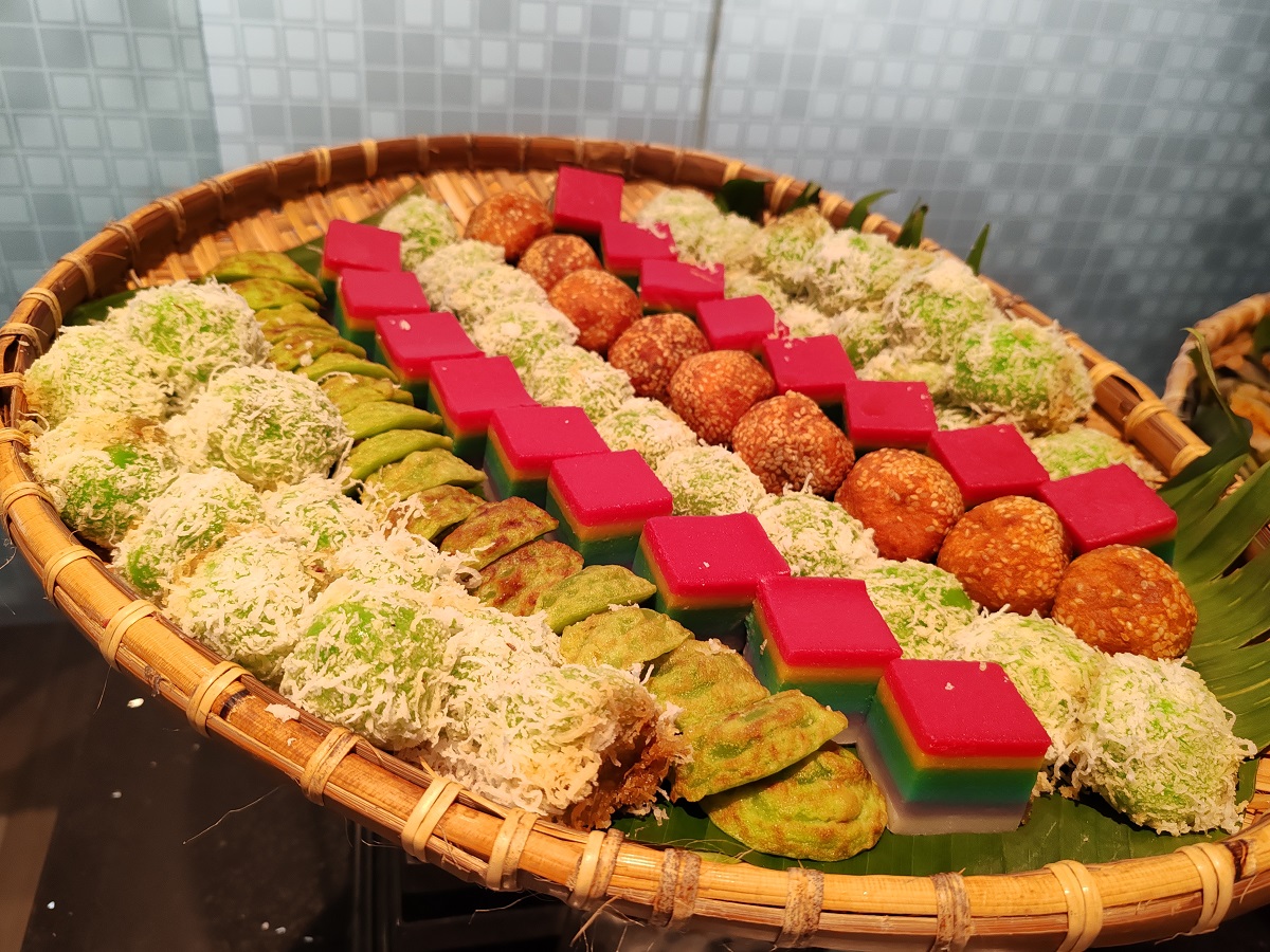 Pilihan kuih muih sebagai pencuci mulut. 