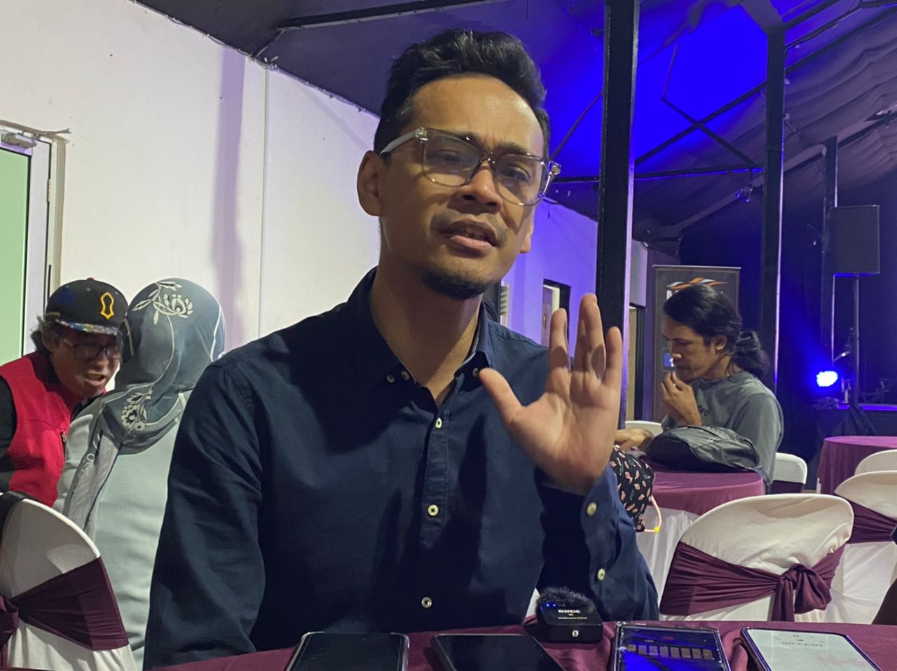 Tidak mudah menjadi ketua keluarga dalam keadaan kerjaya seni yang terumbang-ambing. - Gambar oleh Wafa Aula