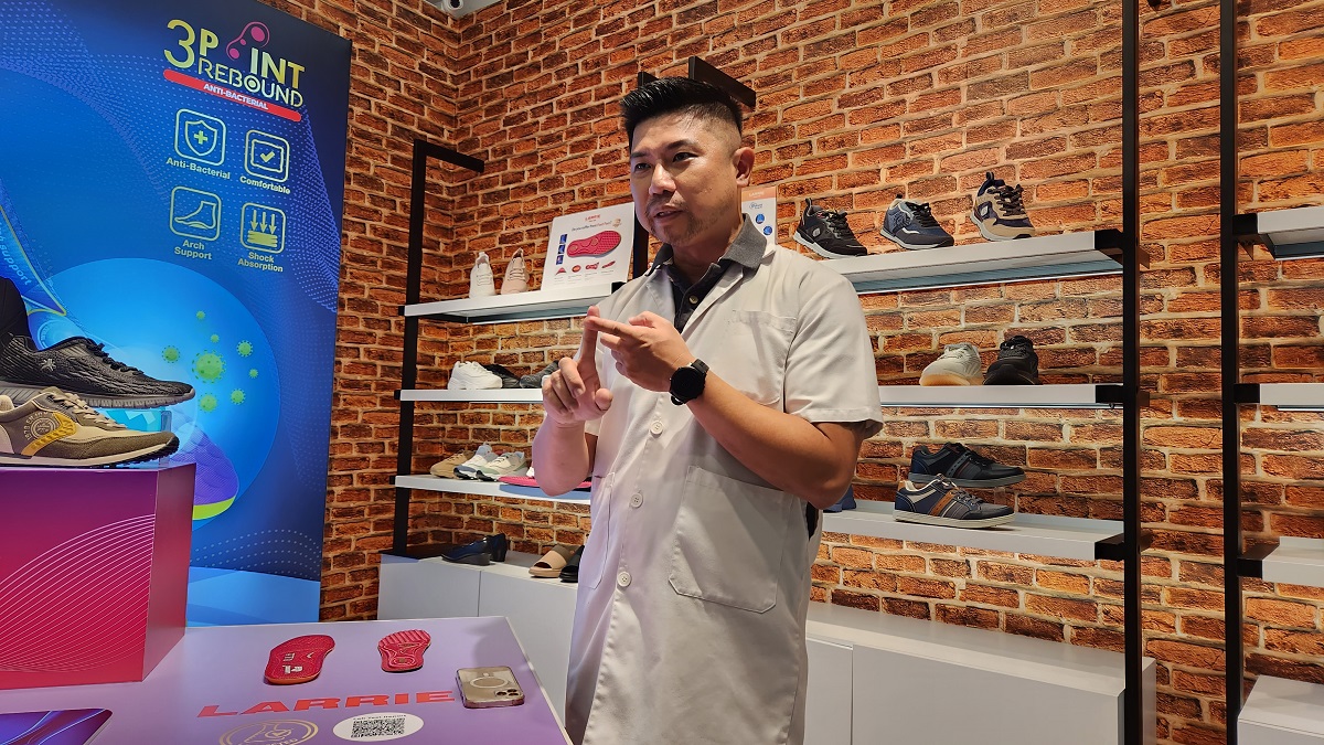 Pakar Perubatan Sukan dan Senaman, Dr Alston Choong Wai Kwong.