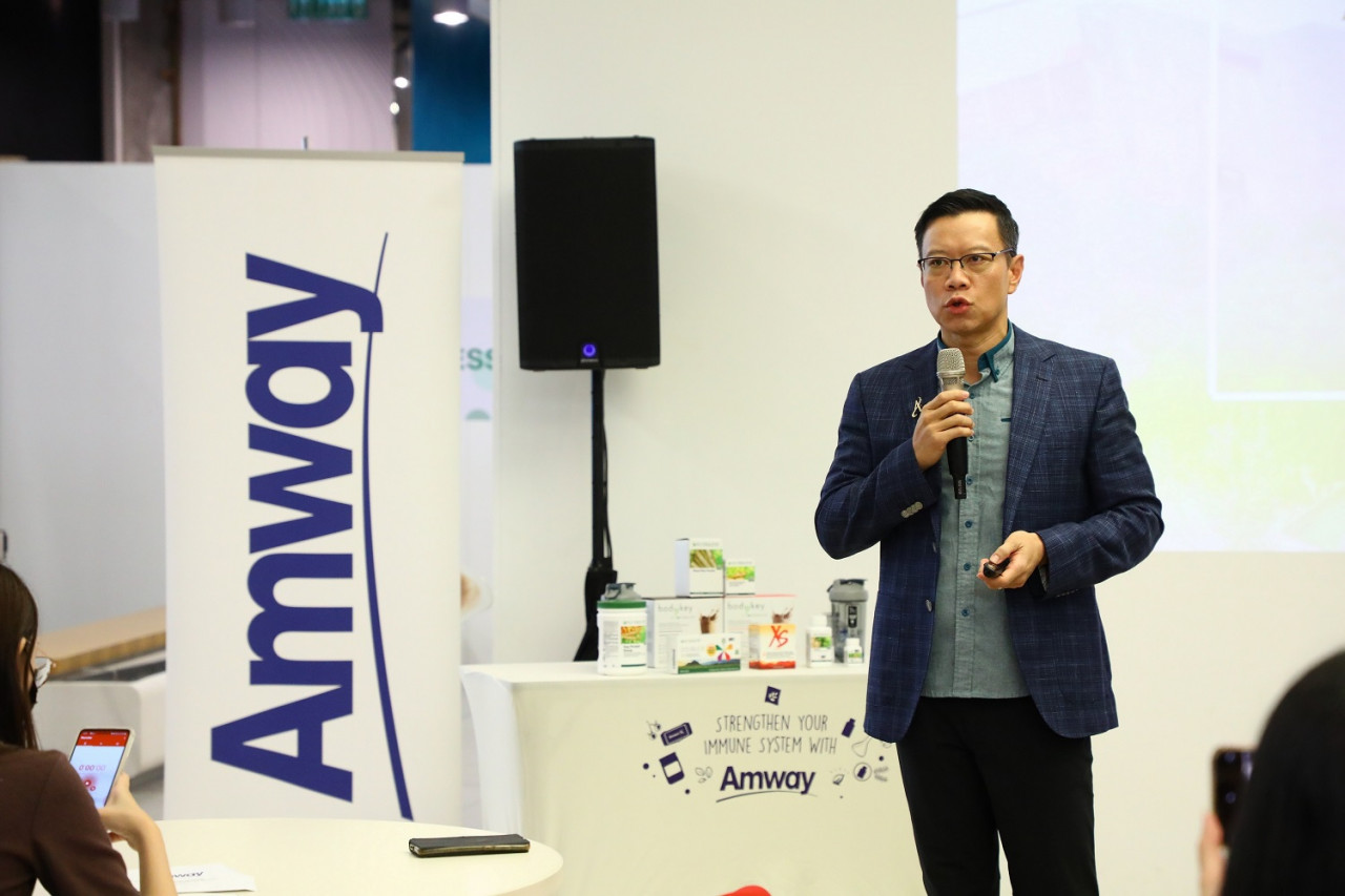Michael Jonathan Duong - Gambar ihsan Amway