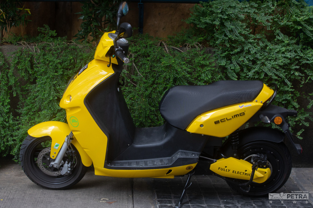 Motosikal Elektrik Eclimo - Gambar oleh Sairien Nafis