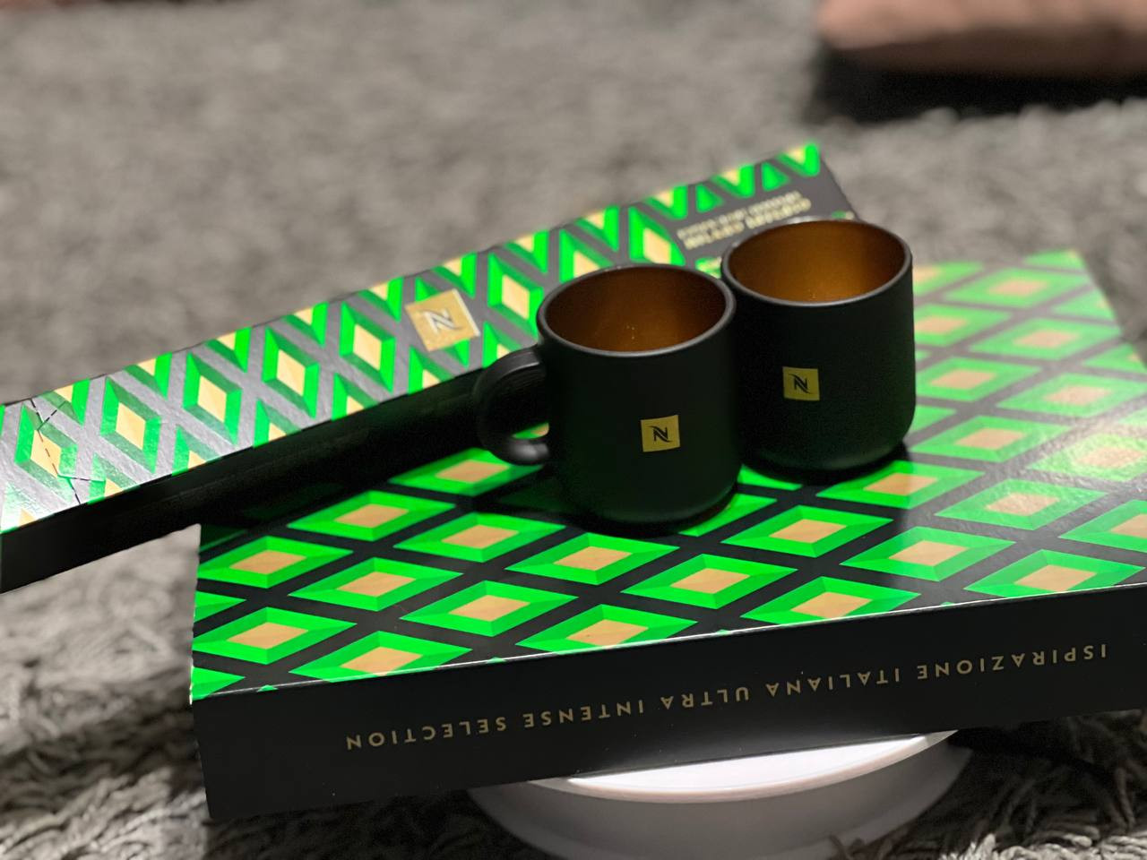 Ferragni bersama Nespresso telah menghasilkan sebuah koleksi edisi terhad dalam mengembangkan lagi rangkaian Ispirazione Italiana
