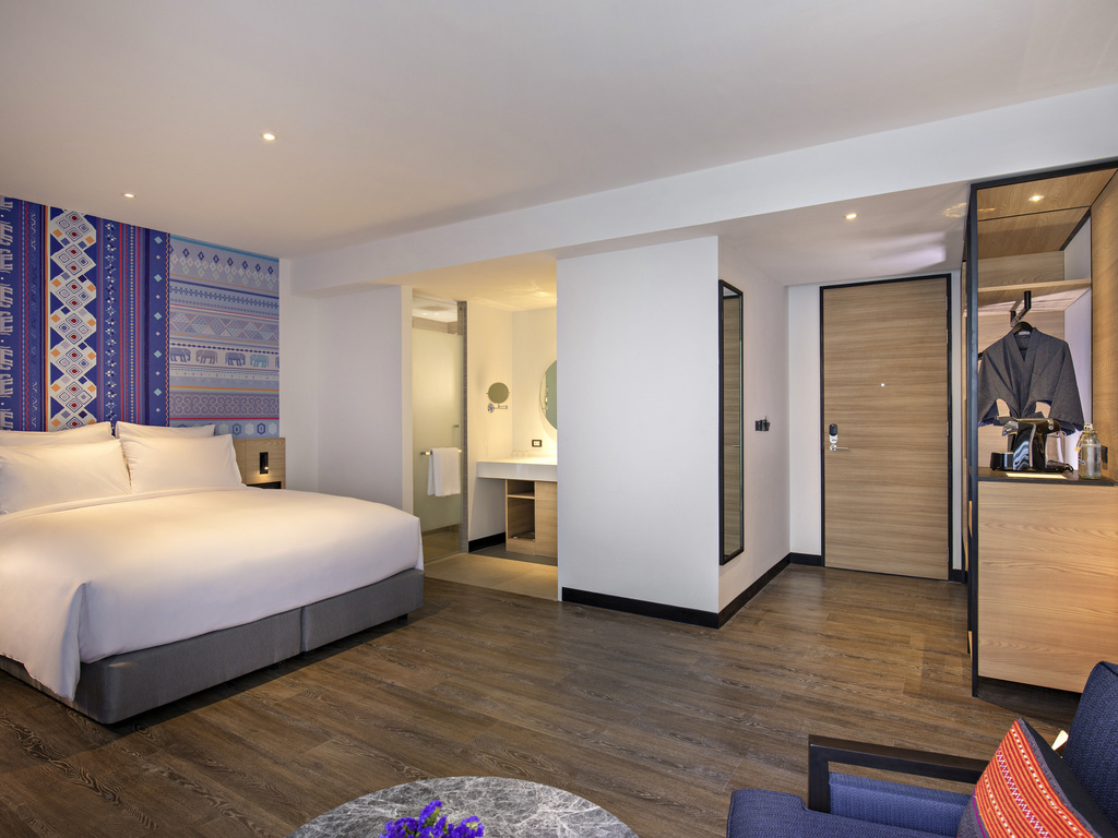 Bilik tidur moden minimalis di Novotel Chiangmai Nimman Journeyhub - Gambar oleh Rahayu MN
