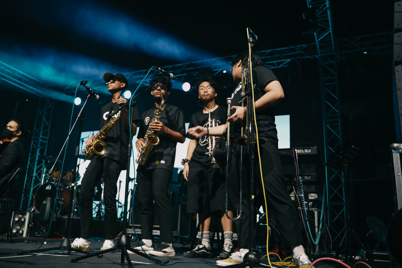 Horns section yang menambahkan lagi groove muzik. - Gambar OAG
