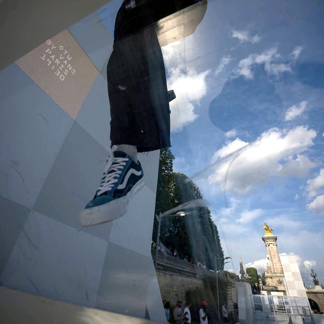 Pakaian dan kasut Pinnacle akan dipersembahkan dalam dua kategori berbeza di bawah OTW by Vans: OTW, iaitu ruangan yang diperuntukkan untuk penerokaan produk dengan rakan kolaborasi demi meluaskan sempadan ekspresi reka bentuk, dan Standard Premium, iaitu koleksi klasik premium yang dipertingkatkan daripada rangkaian siluet ikonik Vans.