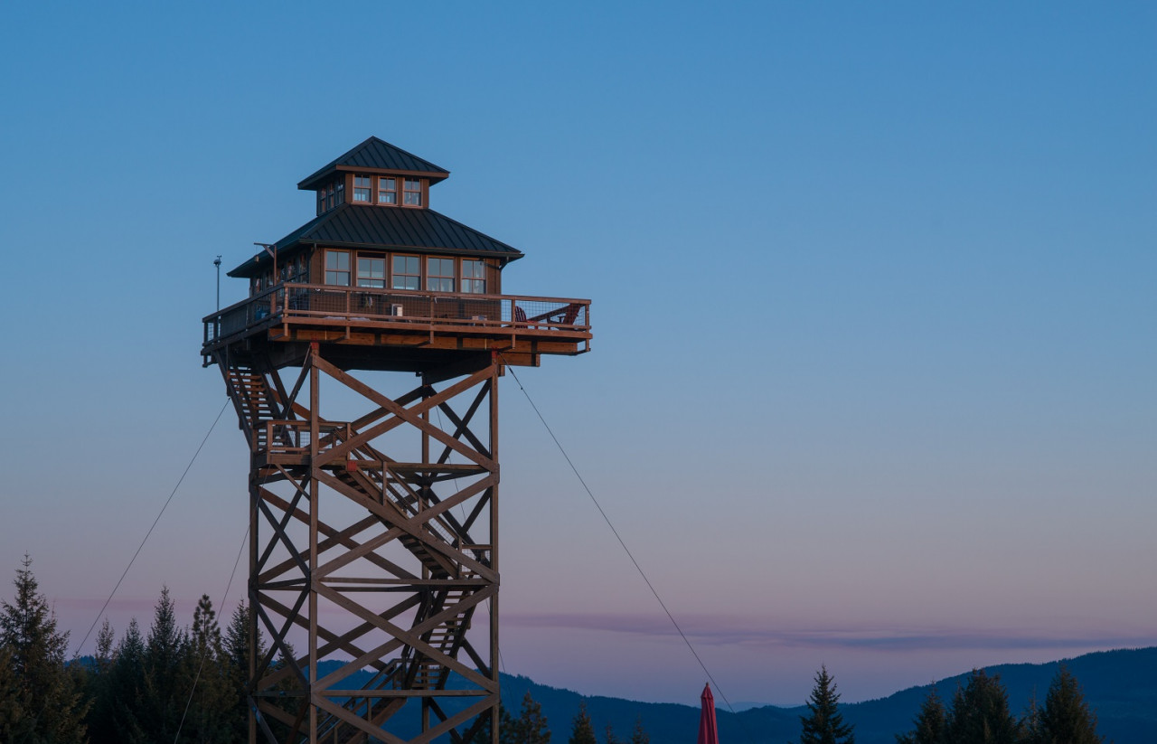 Off Grid and Forty Feet Up - Gambar Airbnb