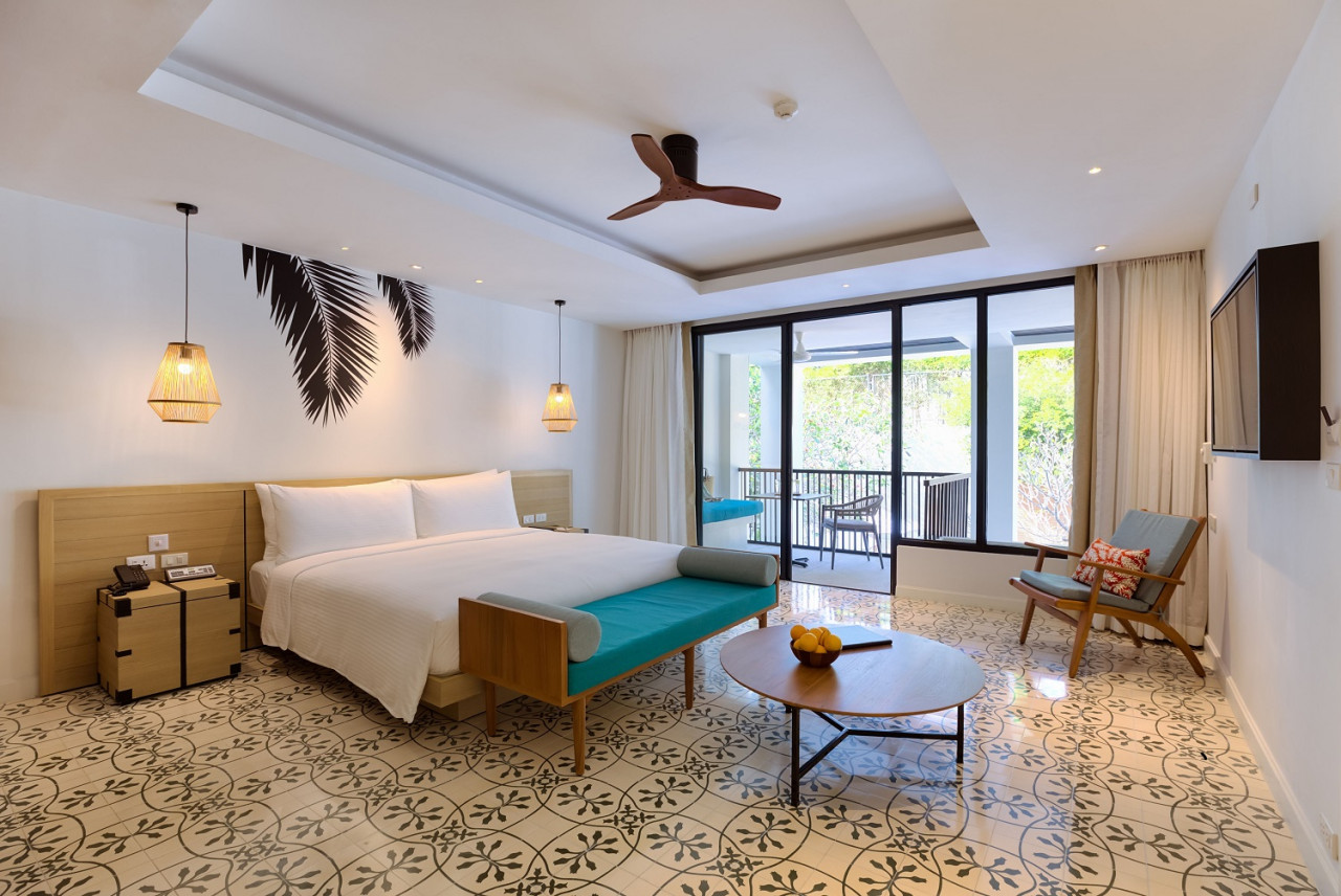 Gambar dari laman web Outrigger Surin Beach Resort
