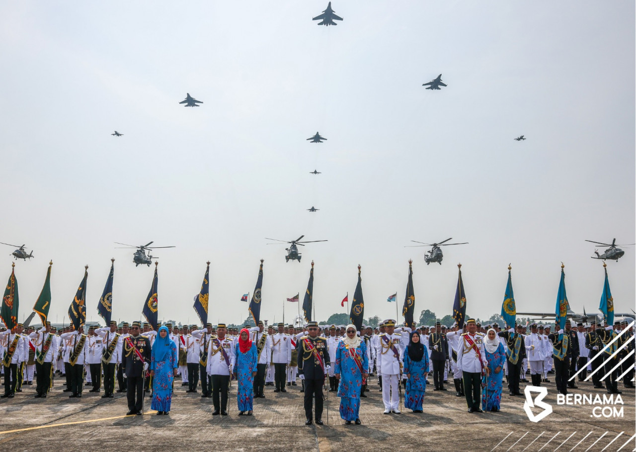 Panglima Angkatan Tentera, Jeneral Tan Sri Affendi Buang pada Istiadat Perbarisan Penghargaan Panglima Angkatan Tentera Ke-21 di Pengkalan Udara Tentera Udara Diraja Malaysia (TUDM) Kuantan, Pahang. - gambar BERNAMA