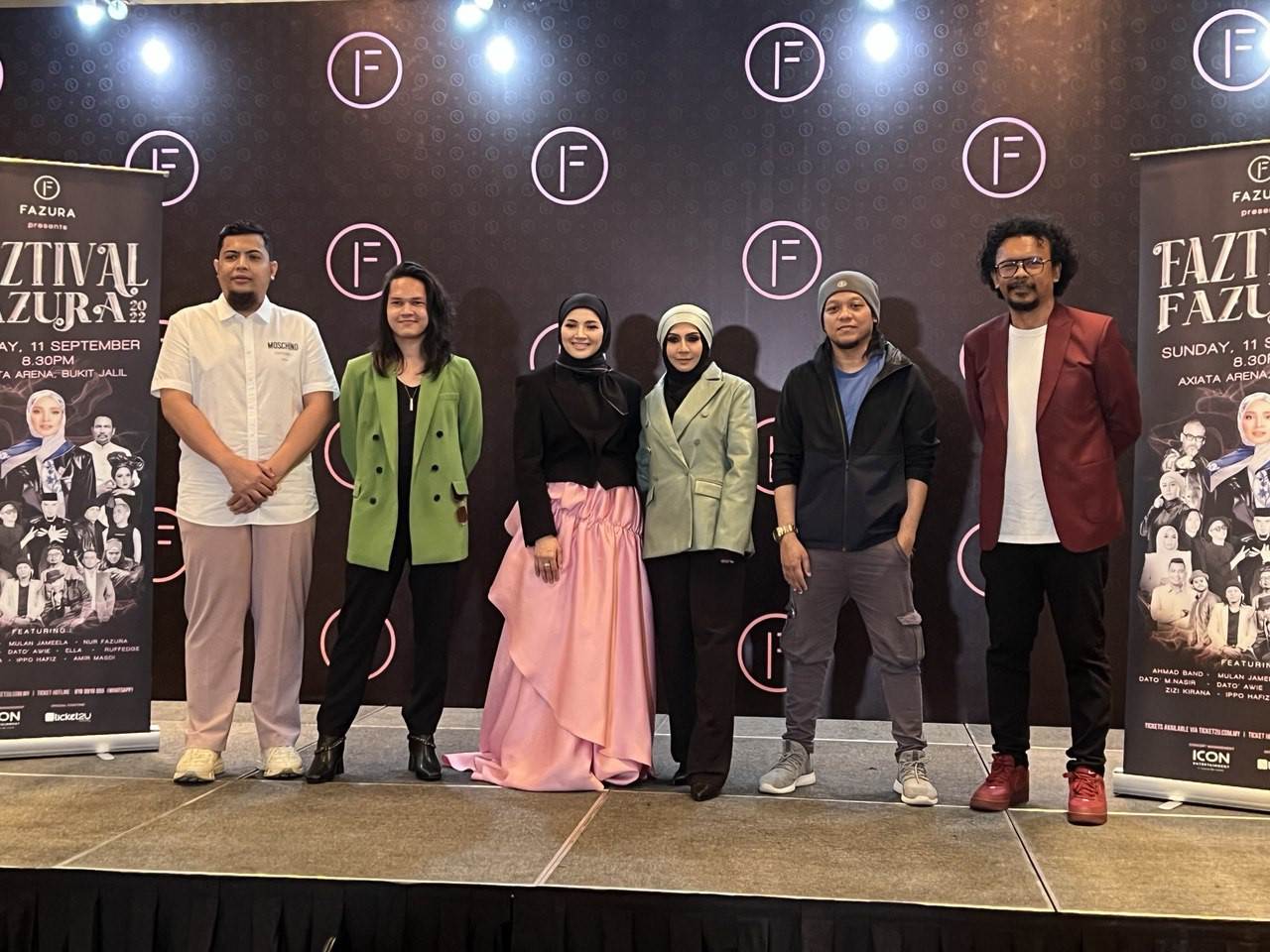 Zizi Kirana (tengah) ketika menghadiri PC Faztival Fazura. - Gambar oleh Helmi Anuar Menggunakan Iphone 13 Pro