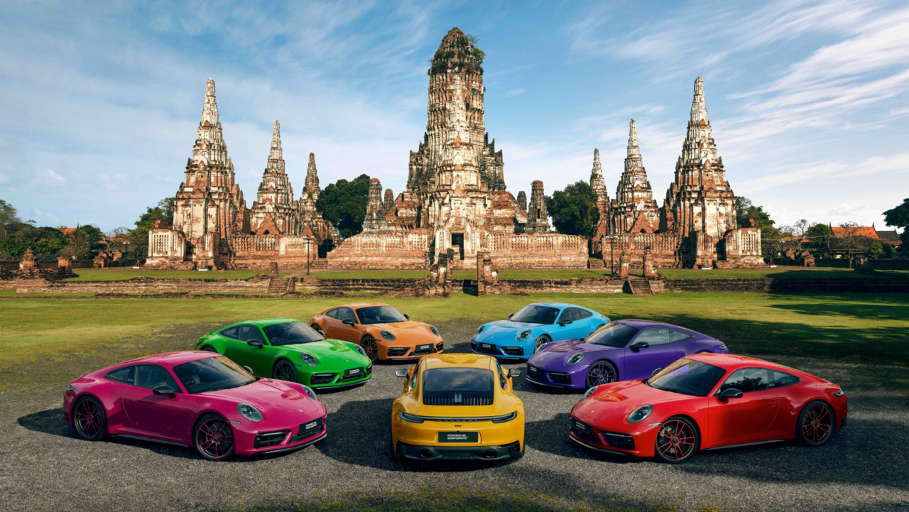 Kereta tersebut mempunyai tujuh varian warna iaitu kuning dan hijau lampu isyarat, merah bintang ruby, jingga pastel, biru riviera, ultra violet dan merah api. - Gambar Porsche