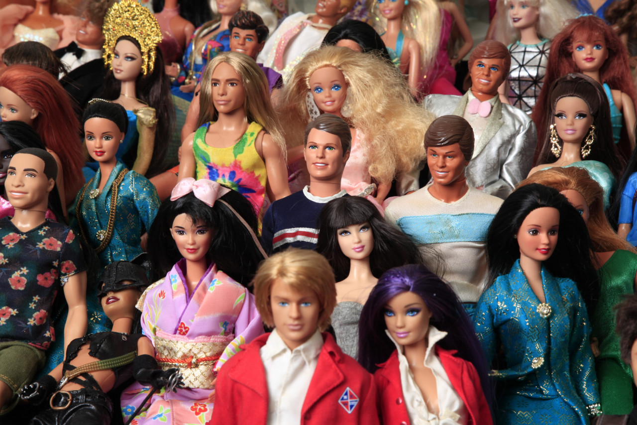 Sebahagian koleksi patung Barbie milik Mel. - Gambar oleh Mel Muzammil & Carlos Khu/Khu Studio