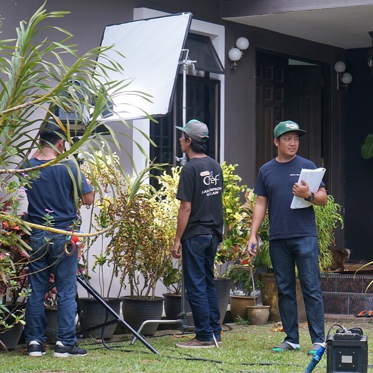 Seorang pengarah harus tahu segala selok-belok penggambaran dan punya mata yang tajam.
