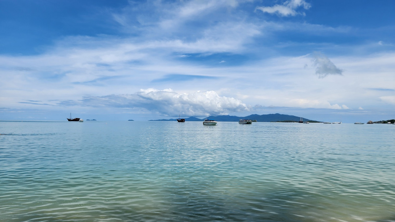 Pemandangan dari kolam renang Prana Resort Nandana