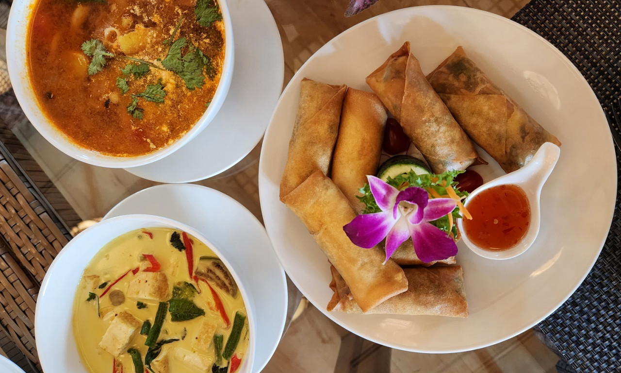 Antara masakan Thai yang disediakan di kelas memasak