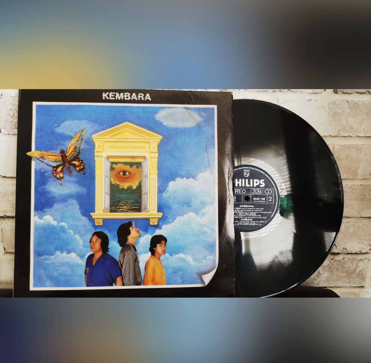 Antara album LP yang dirakamkan di Lion Studio - Kembara dan Alleycats