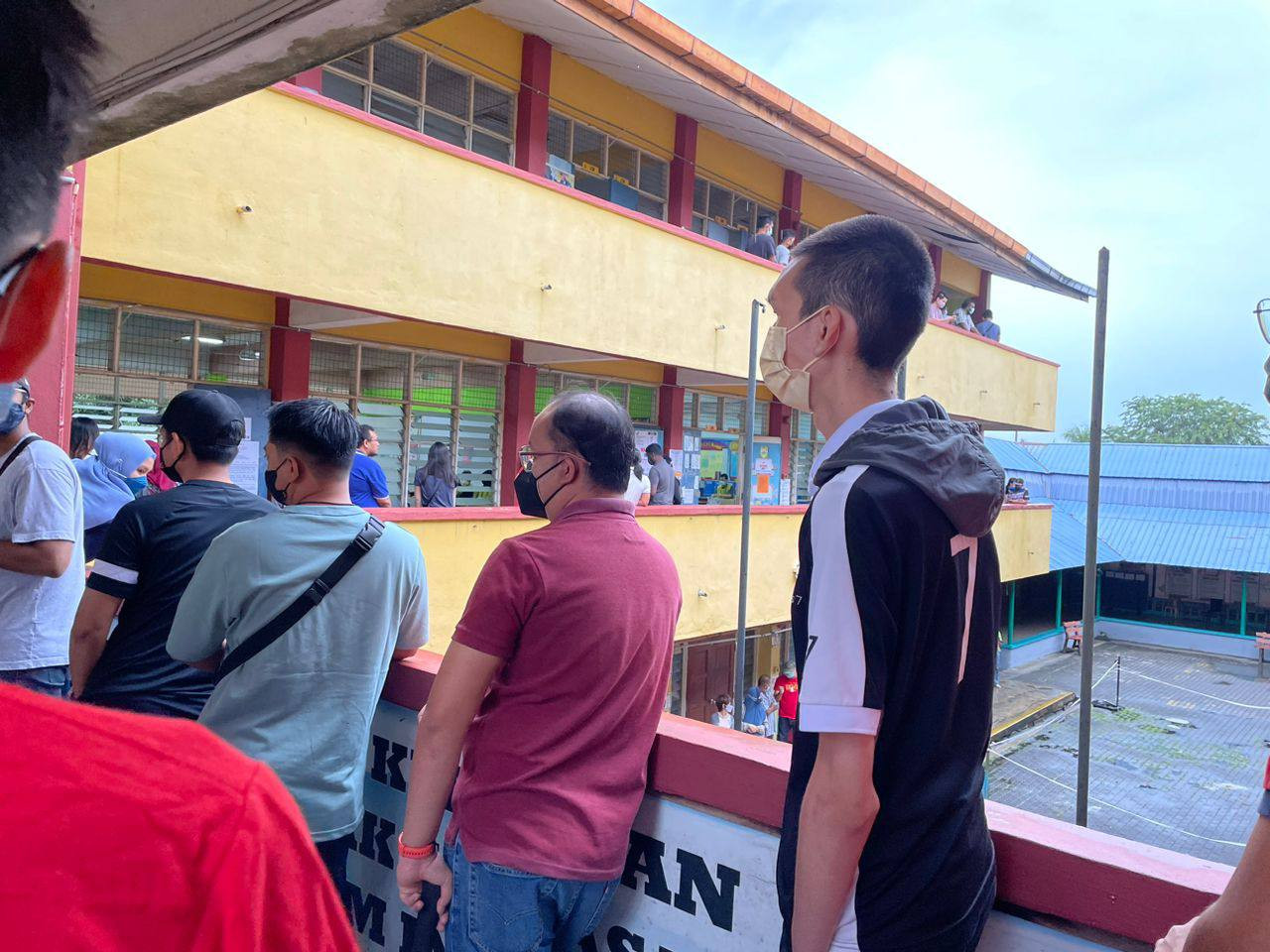 Suasana sekitar SK Teluk Pulai Klang. - Gambar oleh Surach Gunasekaran