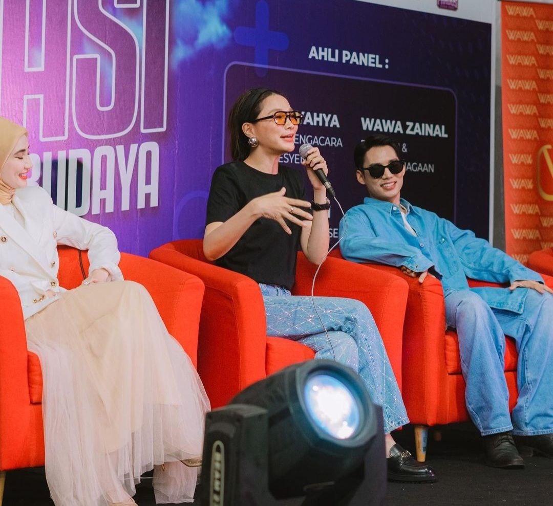 Scha ketika menjadi sebahagian panel di majlis Bual Bicara Seminar Komunikasi Antarabangsa yang berlangsung di Universiti Kebangsaan Malaysia, Bangi. - Gambar Instagram