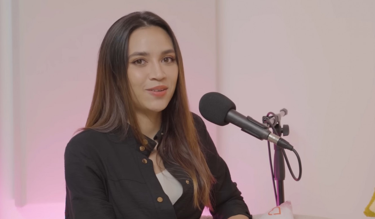 Melihat ibunya yang pernah jatuh sakit akibat terlalu kuat bekerja, Diana mula menjaga jadual serta meluangkan banyak masa untuk keluarga tercinta