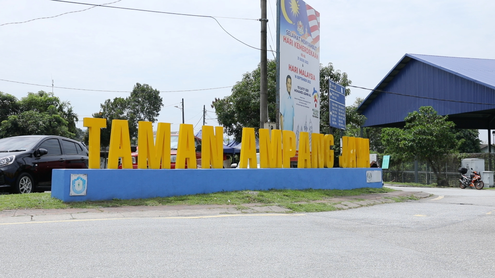 Zuraida memenangi kerusi Parlimen Ampang dengan majoriti besar iaitu 54,307 pada PRU-14.